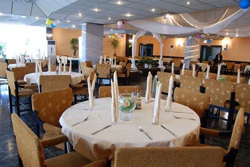 Elbrus Hotel Pazardzhik Exteriör bild